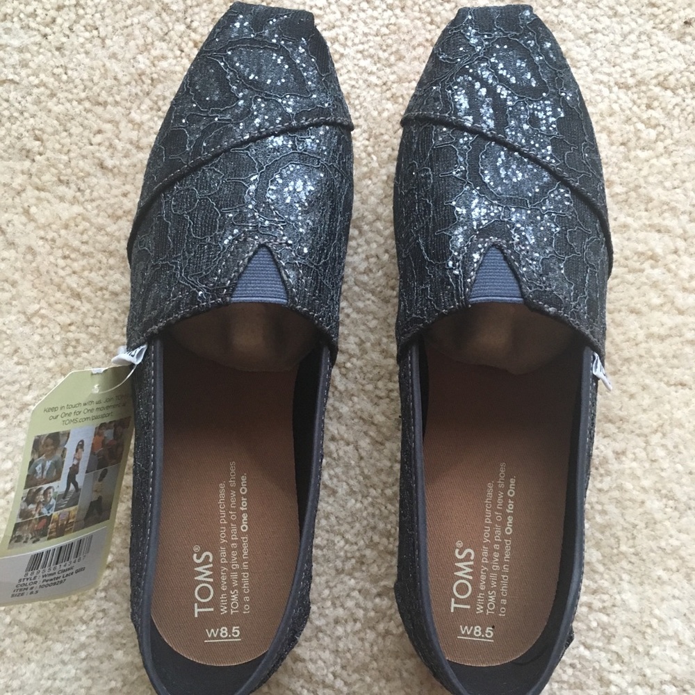 Brand new Toms